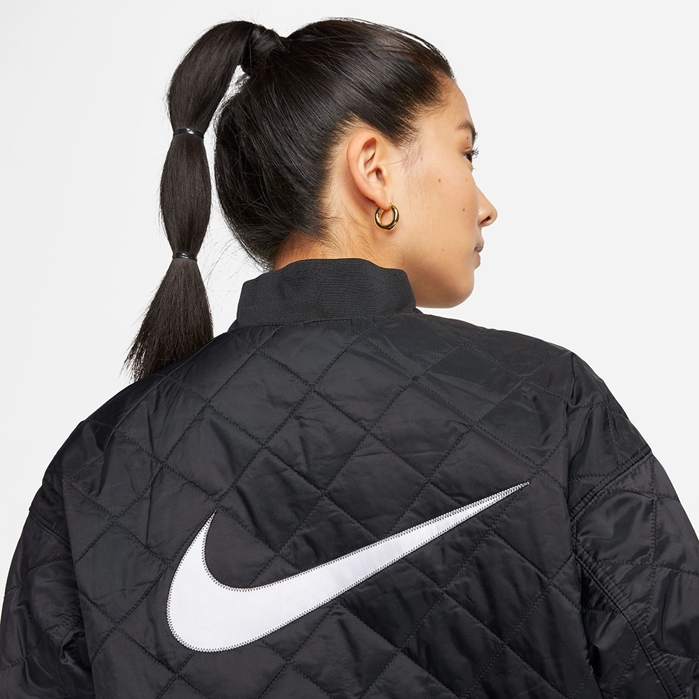 【WS】NIKE NSW VRSTY BMBR JKT 女款 立領 運動 休閒 保暖 飛行外套 DV7877-010-細節圖4