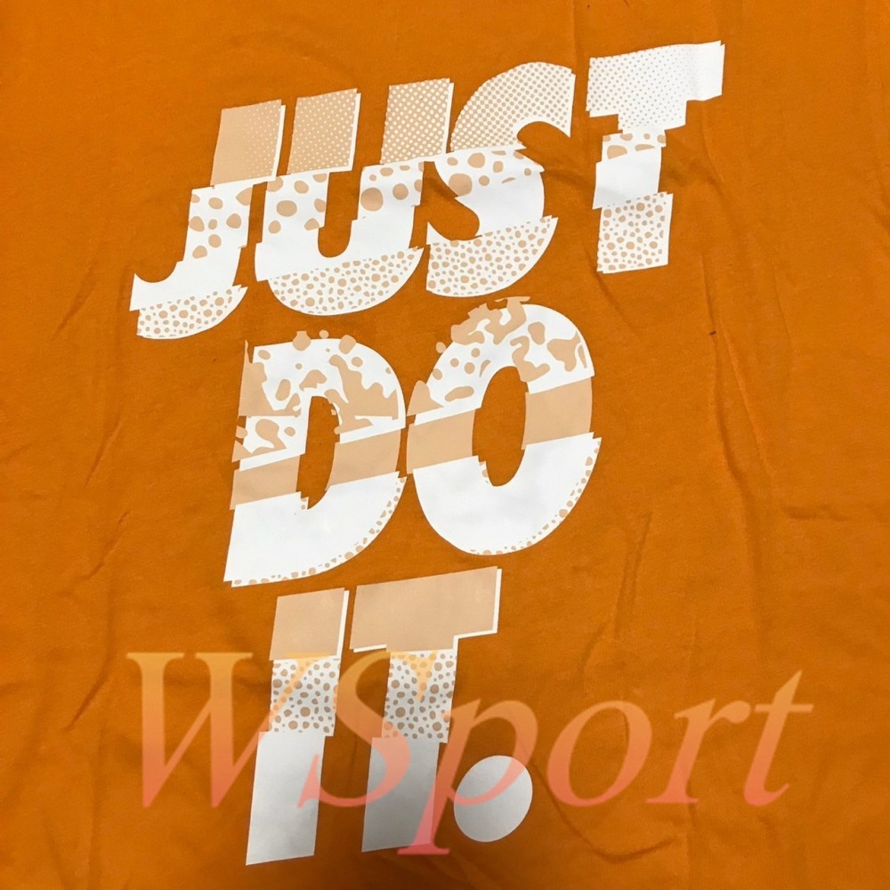 【WS】NIKE NSW JUST DO IT LOGO 男款 橘色 運動 休閒 短袖 T恤 短T DN5236-886-細節圖2