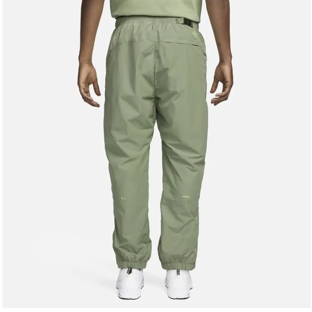 【WS】NIKE X NOCTA 油果綠 男女款 聯名 尼龍 運動 休閒 保暖 長褲 風褲 FN7669-386-細節圖6
