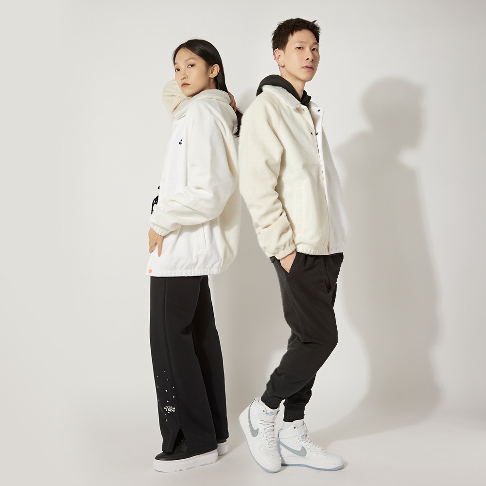 【WS】NIKE NSW KINT JKT 男女款 大勾 米白 立領 運動 休閒 保暖 連帽 外套 FB1827-133-細節圖4