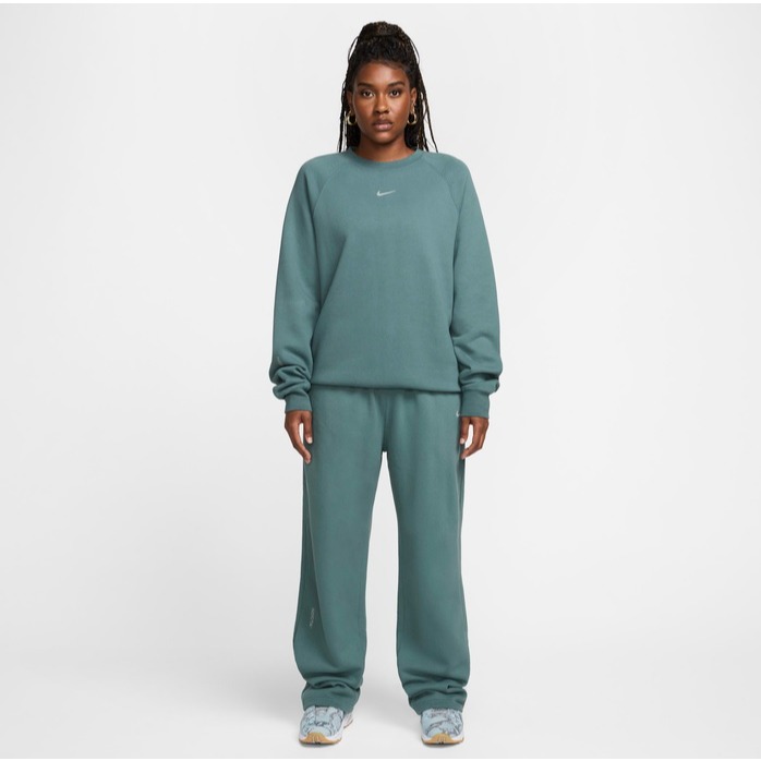 【WS】NIKE X NOCTA FLEECE CREW 油果綠 男女款 聯名 運動 長袖 大學T FN8160-382-細節圖4