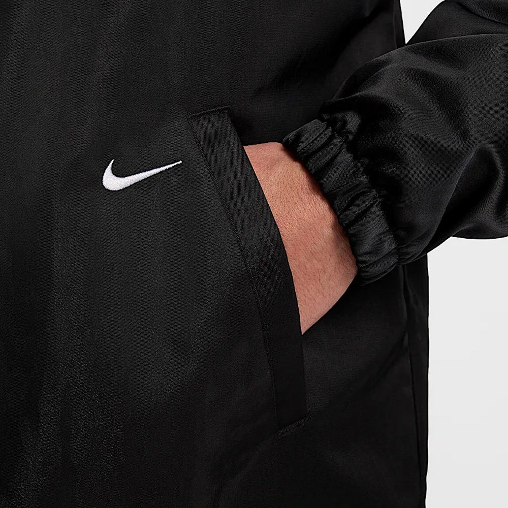 【WS】NIKE SYNFL WVN JKT 男款 黑 勝利女神 厚磅 保暖 運動 教練外套 外套 HJ3876-010-細節圖4