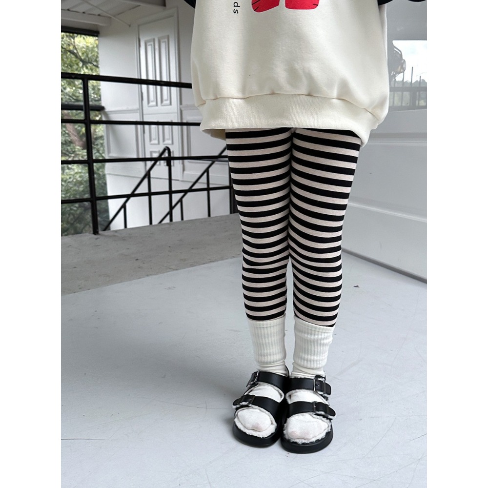 現貨- 加絨條紋內搭褲-米黑 #120+1、#130+1-規格圖3