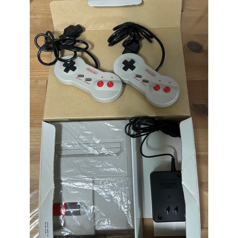 日本進口 任天堂原廠FC FamiCom AV特仕機 （紅白機AV版）-細節圖3