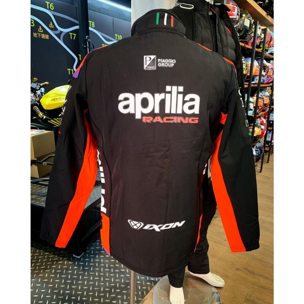 偉倫安全帽館 Aprilia廠隊軟殼衝鋒外套  Motogp Aprilia 防風挺版廠隊外套-細節圖2