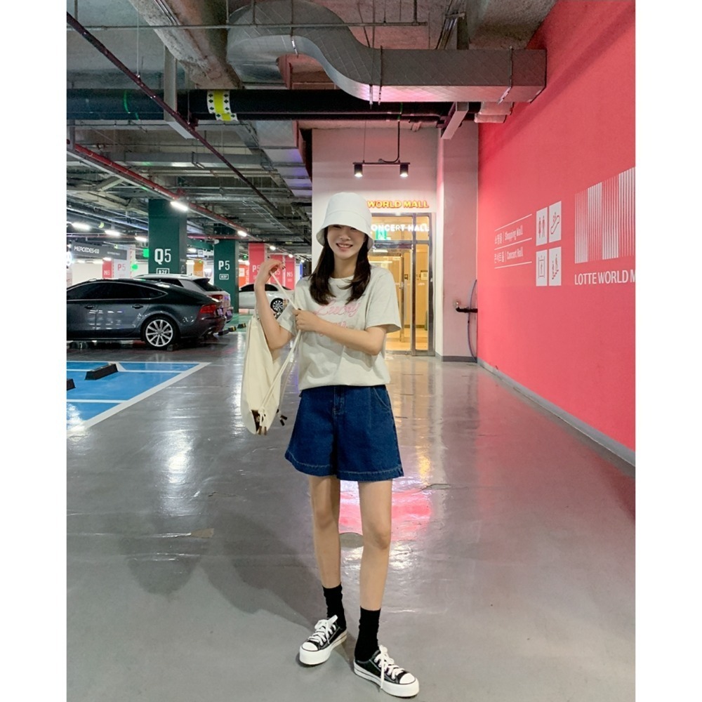 現貨+預購/HEDY赫蒂 正韓  抓褶 顯瘦腿 後伸縮 四分牛仔短褲（S-L）(淺青、深青)-細節圖4
