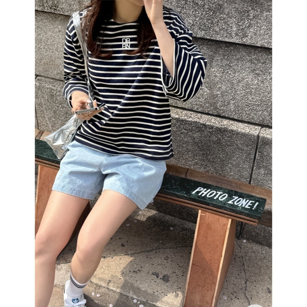 現貨+預購/HEDY赫蒂 正韓  抓褶 顯瘦腿 後伸縮 四分牛仔短褲（S-L）(淺青、深青)-細節圖8
