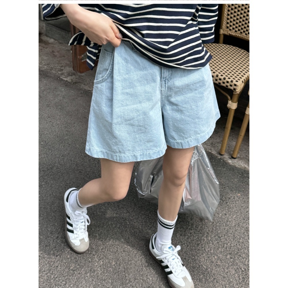 現貨+預購/HEDY赫蒂 正韓  抓褶 顯瘦腿 後伸縮 四分牛仔短褲（S-L）(淺青、深青)-細節圖9