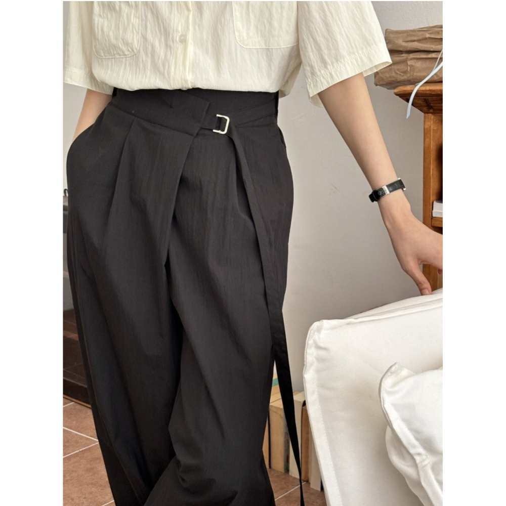 預購/HEDY赫蒂 正韓 涼感 打摺西裝寬褲 側腰D扣調節/夏褲/後腰鬆緊帶（Free）(黑、奶油白)-細節圖11