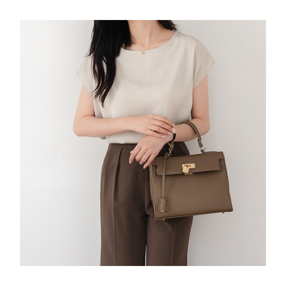 預購/HEDY赫蒂  正韓  船型領 雪紡衫/ 素面小包袖(FREE)(藍/米/炭/黑色)-細節圖8