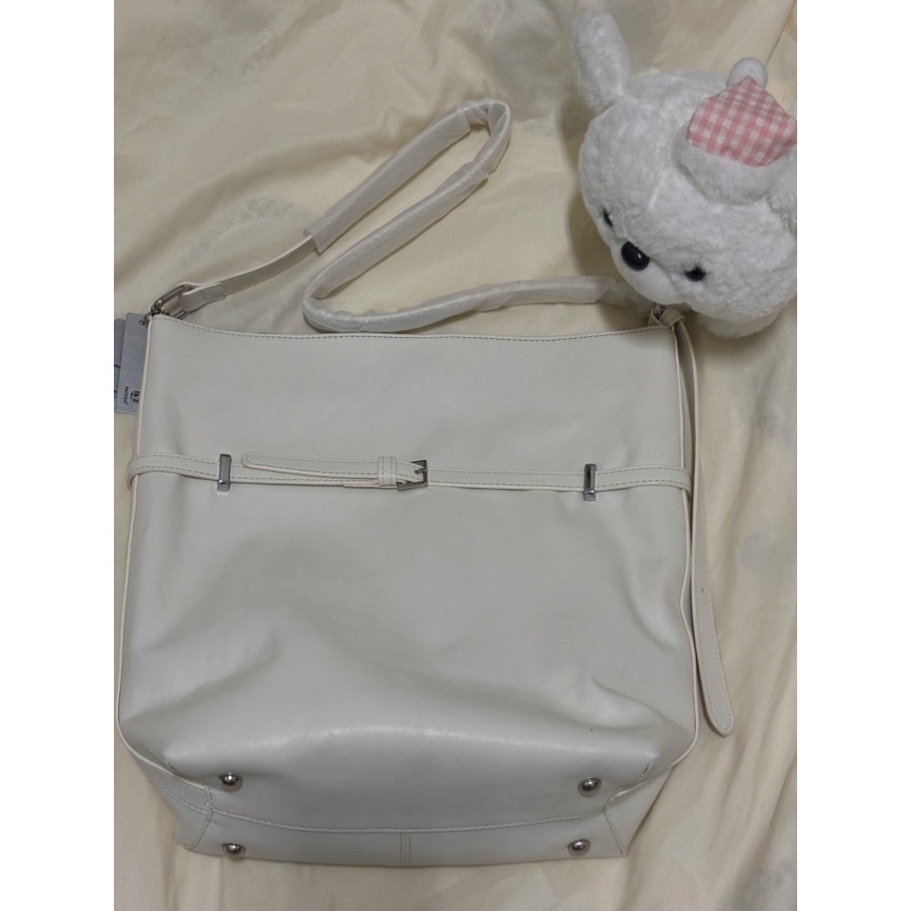 椰白真皮包包-細節圖2