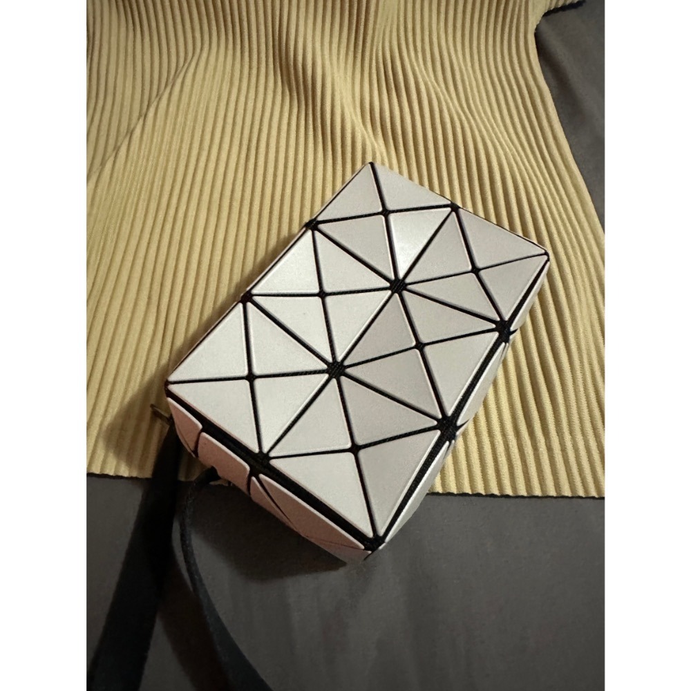 Bao Bao 斜背包 白色 正櫃 三宅一生包全新販售-細節圖2