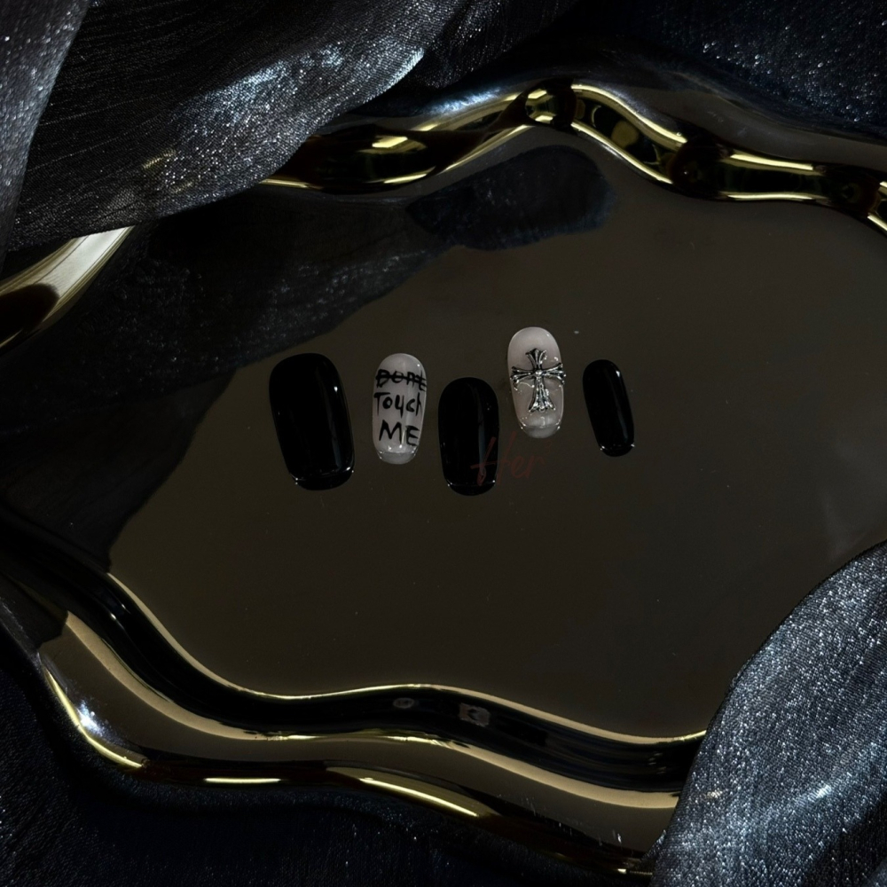 Her ³［暗黑個性風］N0020黑色手繪穿戴甲(可訂製)-細節圖4