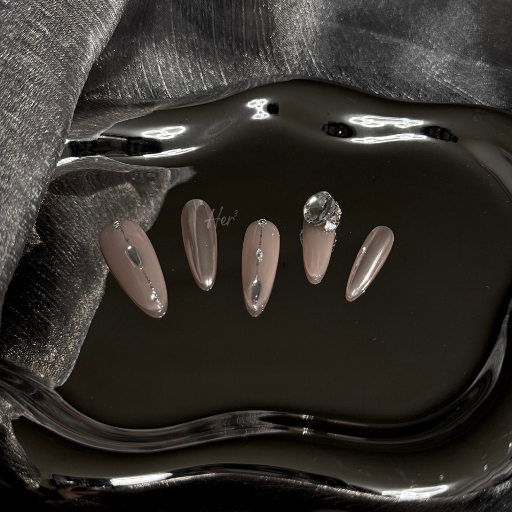 Her ³［鏡面蝦線］N0077蝦線大鑽簡約款穿戴甲-細節圖2