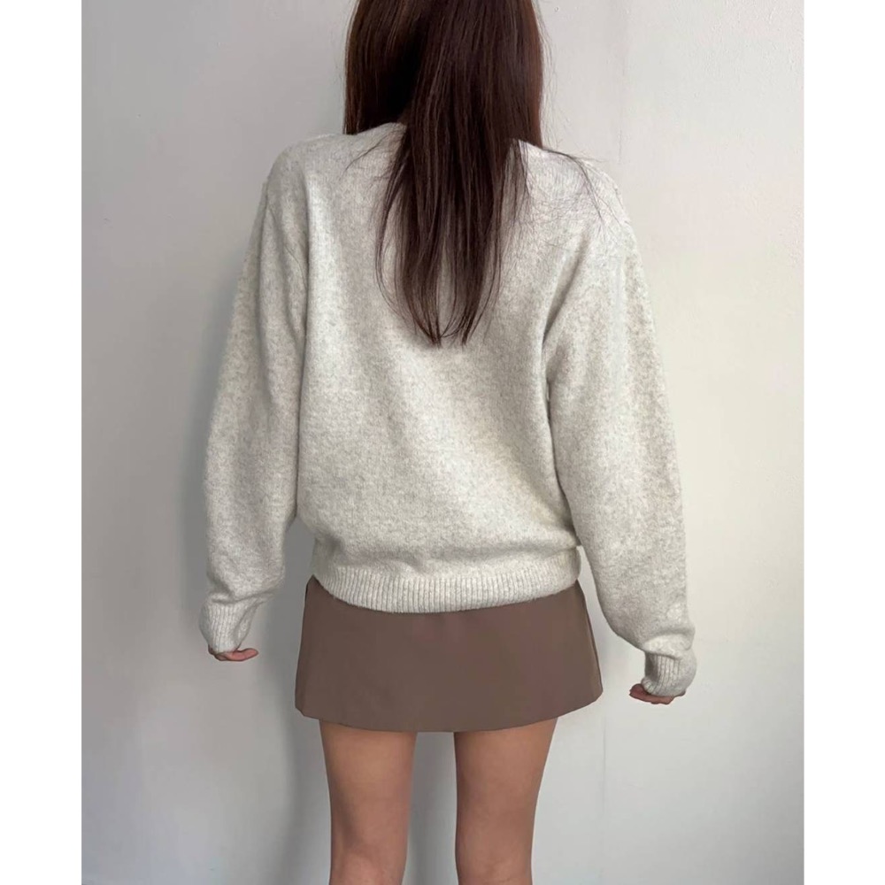 🌿預購款🌿 羊毛針織V領寬鬆上衣-細節圖4