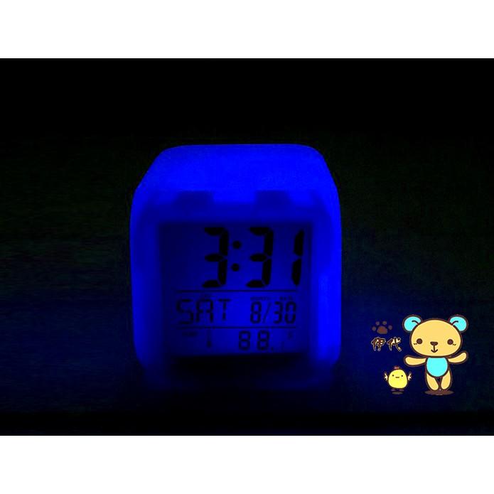 七彩夜光鬧鐘 LED發光電子鐘 方塊時鐘 桌上電子鬧鐘 變色氛圍鐘 伊代企業社-細節圖8