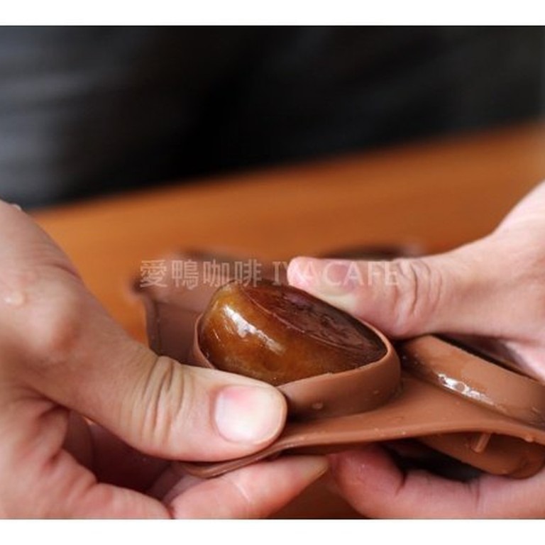 ✨愛鴨咖啡✨冰塊 創意冰格模具 矽膠冰格 冰拿鐵工具 咖啡豆冰塊 冰塊 矽膠模 巧克力模-細節圖4
