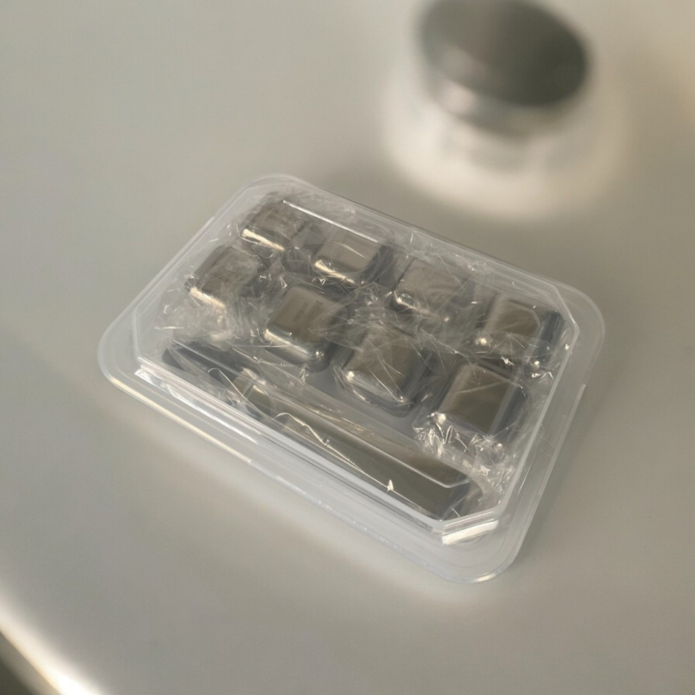 ✨愛鴨咖啡✨304不銹鋼冰塊 8入/盒 附夾子 威士忌 紅酒 白酒-細節圖3