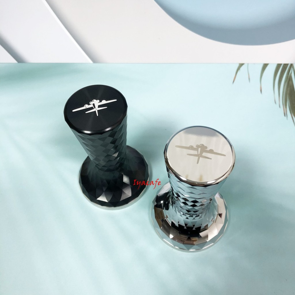 ✨愛鴨咖啡✨贈拉花針 轟炸機義式填壓器 鑽紋 鋁合金把手+不銹鋼填壓柄 58MM 咖啡師必備-細節圖2