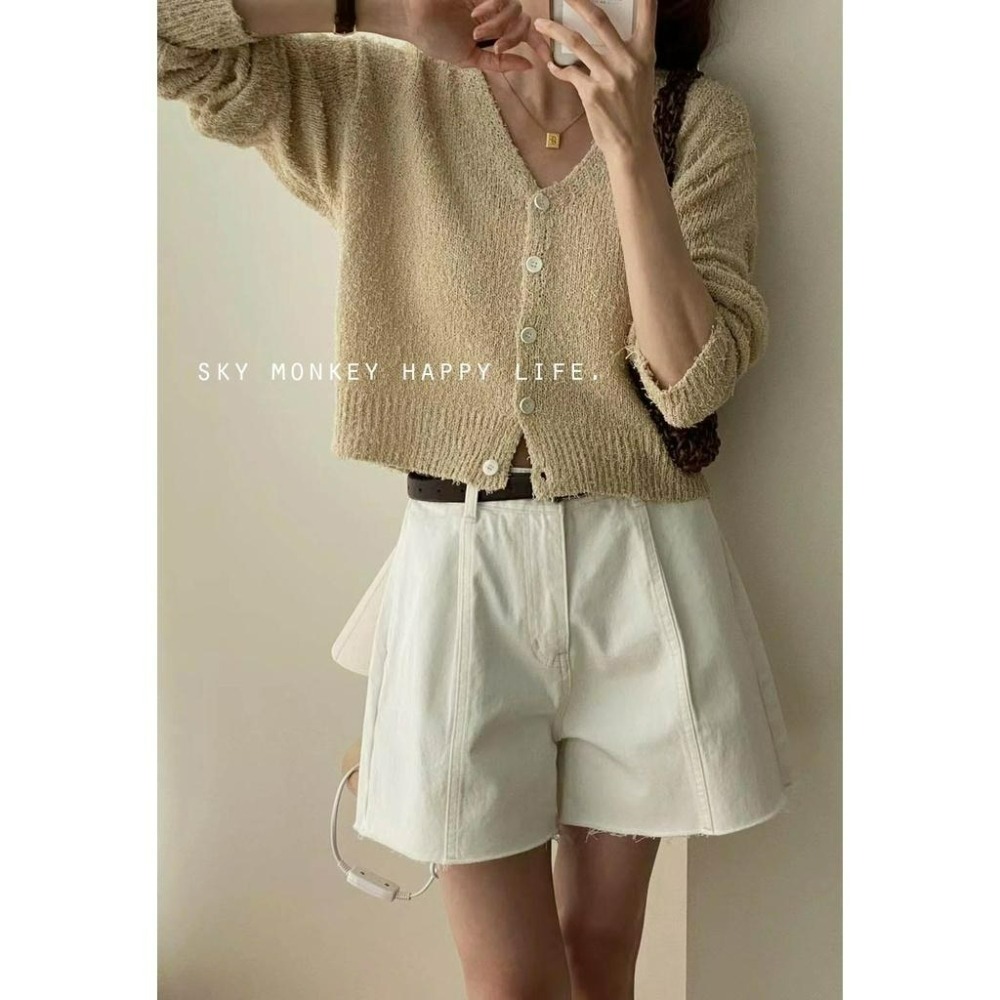 Sky Monkey 韓國 V領抽絲針織外套 TIZZI 正韓女裝 短版針織外套 排釦針織上衣 針織衫 開衫外套-細節圖2