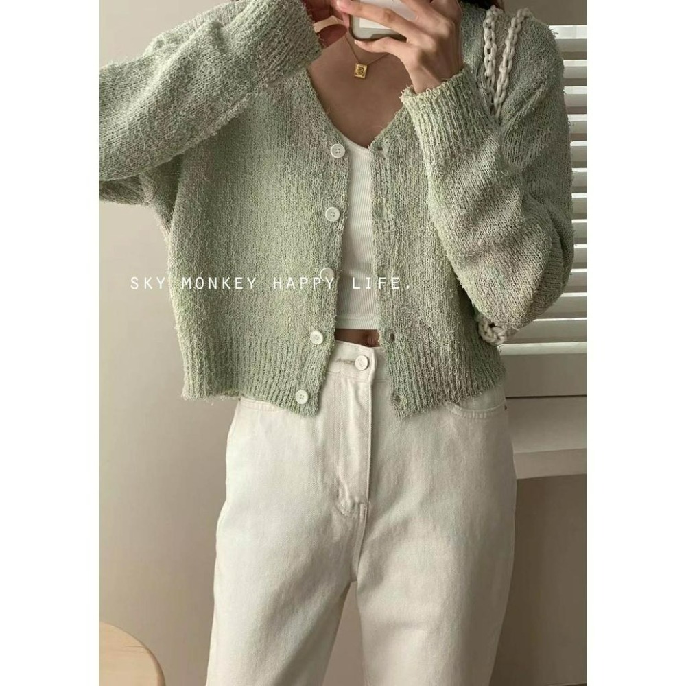 Sky Monkey 韓國 V領抽絲針織外套 TIZZI 正韓女裝 短版針織外套 排釦針織上衣 針織衫 開衫外套-細節圖6