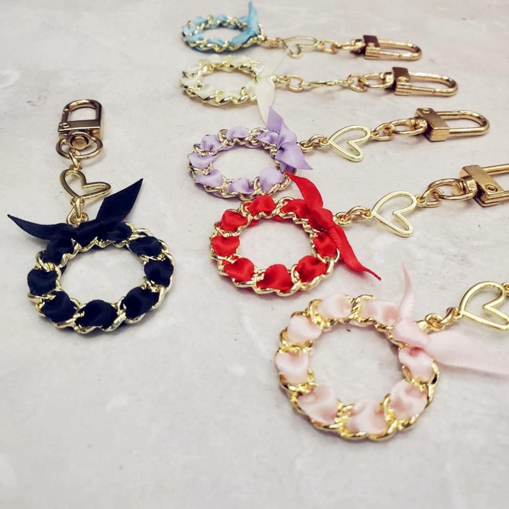 現貨 獨一無二 手作吊飾 AIRPODS 手作掛飾 掛飾 掛件 吊飾 包包掛飾 鑰匙掛飾 鑰匙圈 鑰匙吊飾-細節圖2