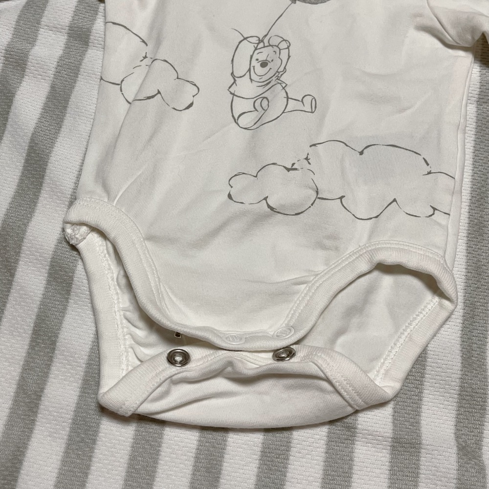 H&M新生兒維尼包屁衣 二手-細節圖3