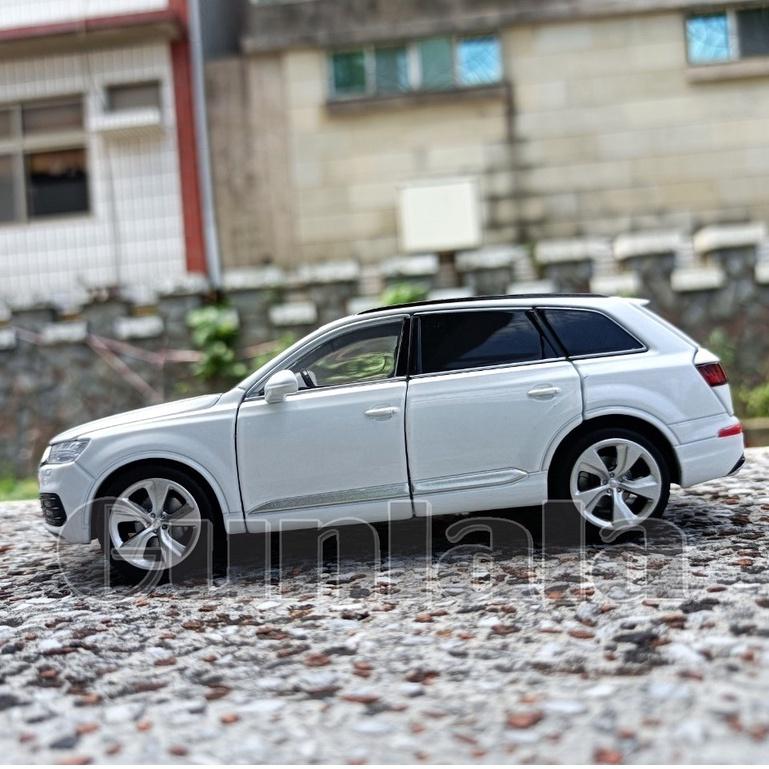 Audi Q7 1:32模型 奧迪豪華SUV 7人座 1/32 TFSII quattro TDI SQ7-細節圖4