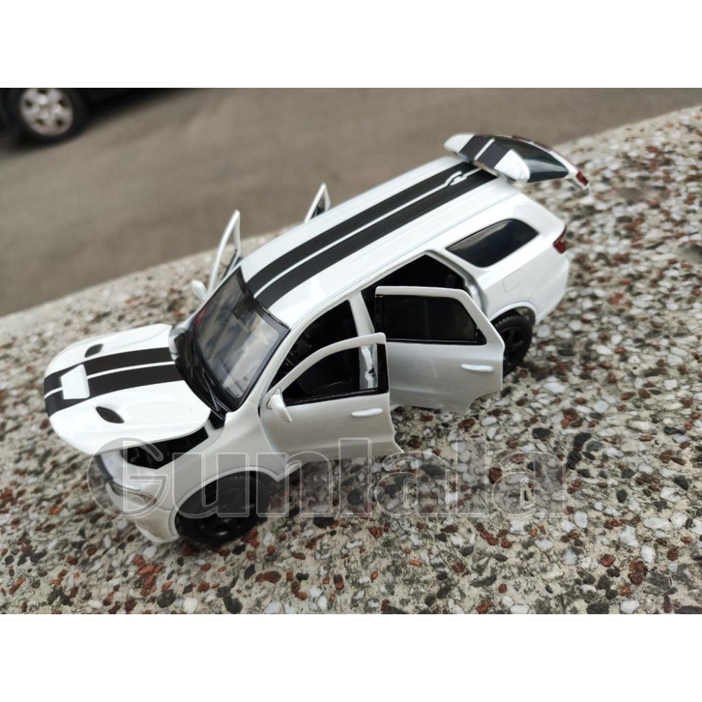DODGE DURANGO SRT 1:32模型車 道奇杜蘭哥 Hellcat 高性能SUV 地獄貓 1/32金屬模型-細節圖2