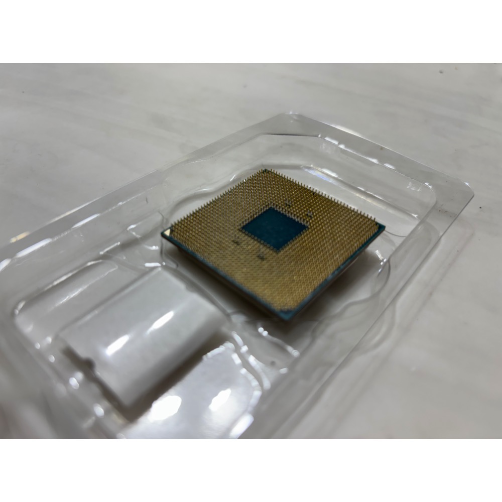 AMD R3-3100 裸U-細節圖2
