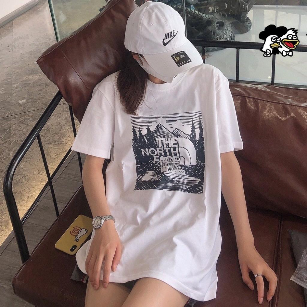 北臉 THE NORTH FACE 圓領 素描森林 休閒運動字母印花短袖 T恤 黑色 白色 男女同款 情侶衣服-細節圖6