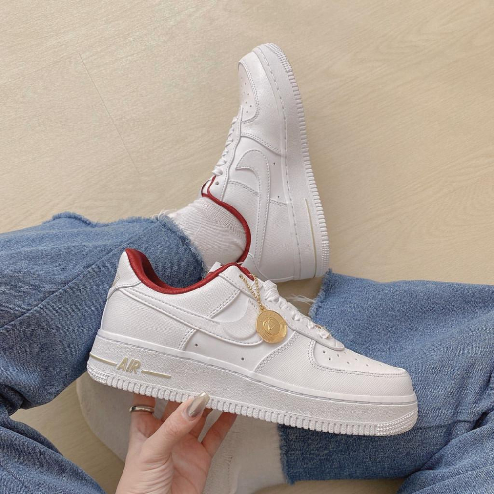 韓國代購 Nike Air Force 1 07 幸運金幣 白紅 灰紅 休閒 低筒 板鞋 AF1 DV7584-001-細節圖8