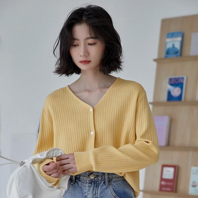 ｜ʜᴇʀꜱ｜現貨24H出貨！慵懶風寬鬆V領針織衫 現貨 針織外套 開襟罩衫 冷氣房外套 罩衫 日系 防曬外套 韓國女裝-細節圖3