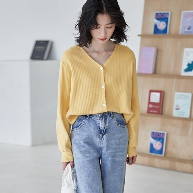 ｜ʜᴇʀꜱ｜現貨24H出貨！慵懶風寬鬆V領針織衫 現貨 針織外套 開襟罩衫 冷氣房外套 罩衫 日系 防曬外套 韓國女裝-細節圖4