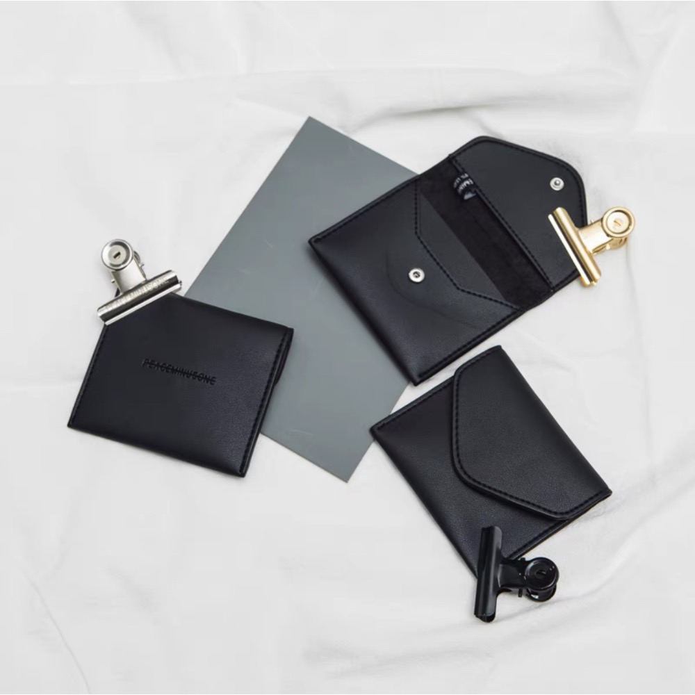 【OVERNOX】黑色特選韓國皮革壓印短夾-細節圖4