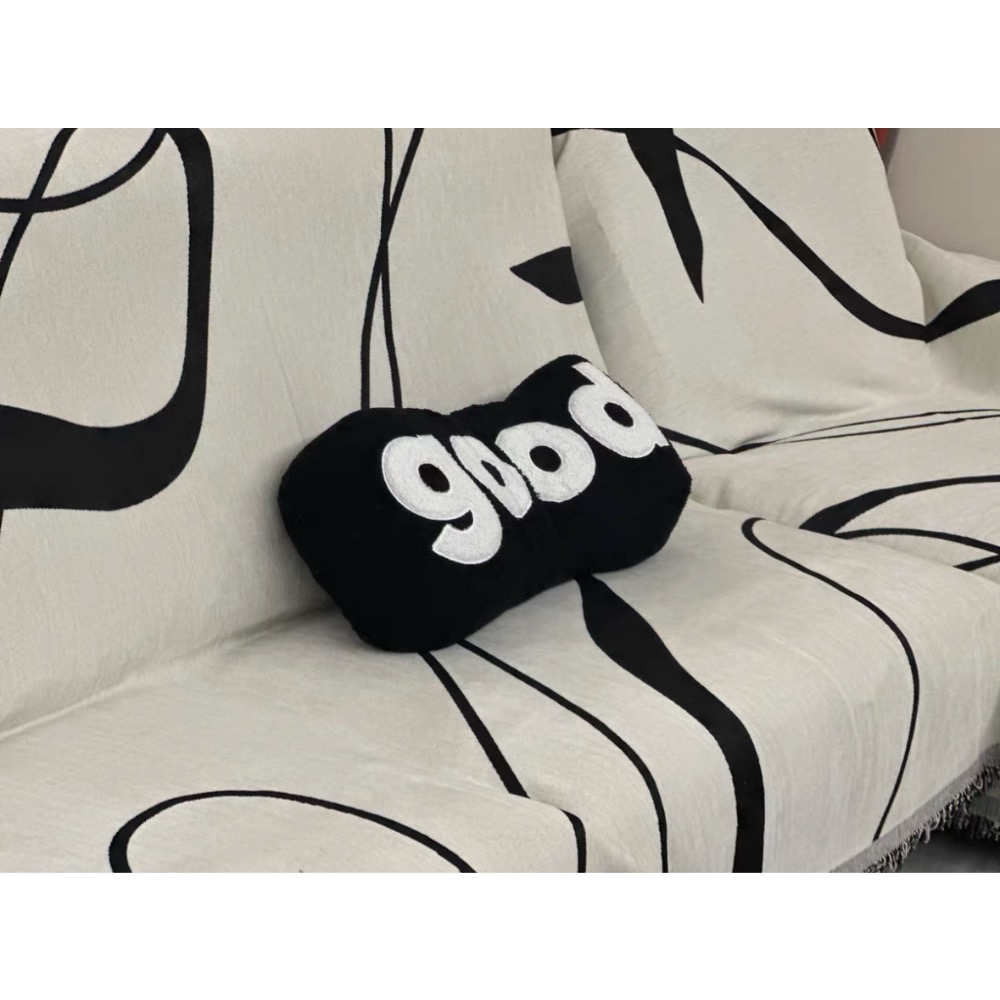 【OVERNOX】簡約設計泰迪絨黑色高級感抱枕-細節圖2