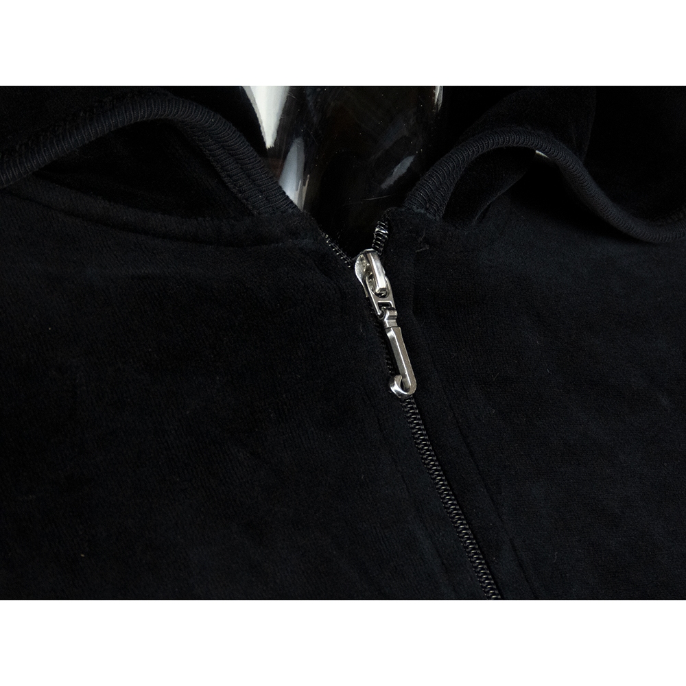 美國時尚品牌Juicy Couture黑色天鵝絨背後圖騰印花長袖連帽外套 M號 美國製-細節圖3