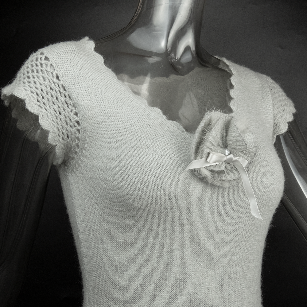 專櫃品牌0918灰色安哥拉兔毛勾花百褶短袖洋裝 日本製-細節圖2