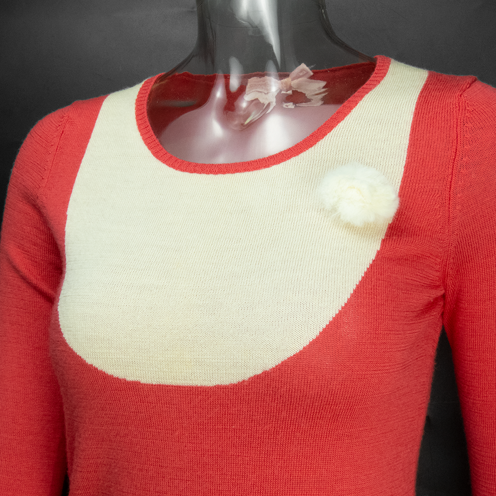 專櫃SCOTTISH HOUSE 小狗牌草莓色毛球貼布拼色純羊毛長袖針織衫-細節圖3