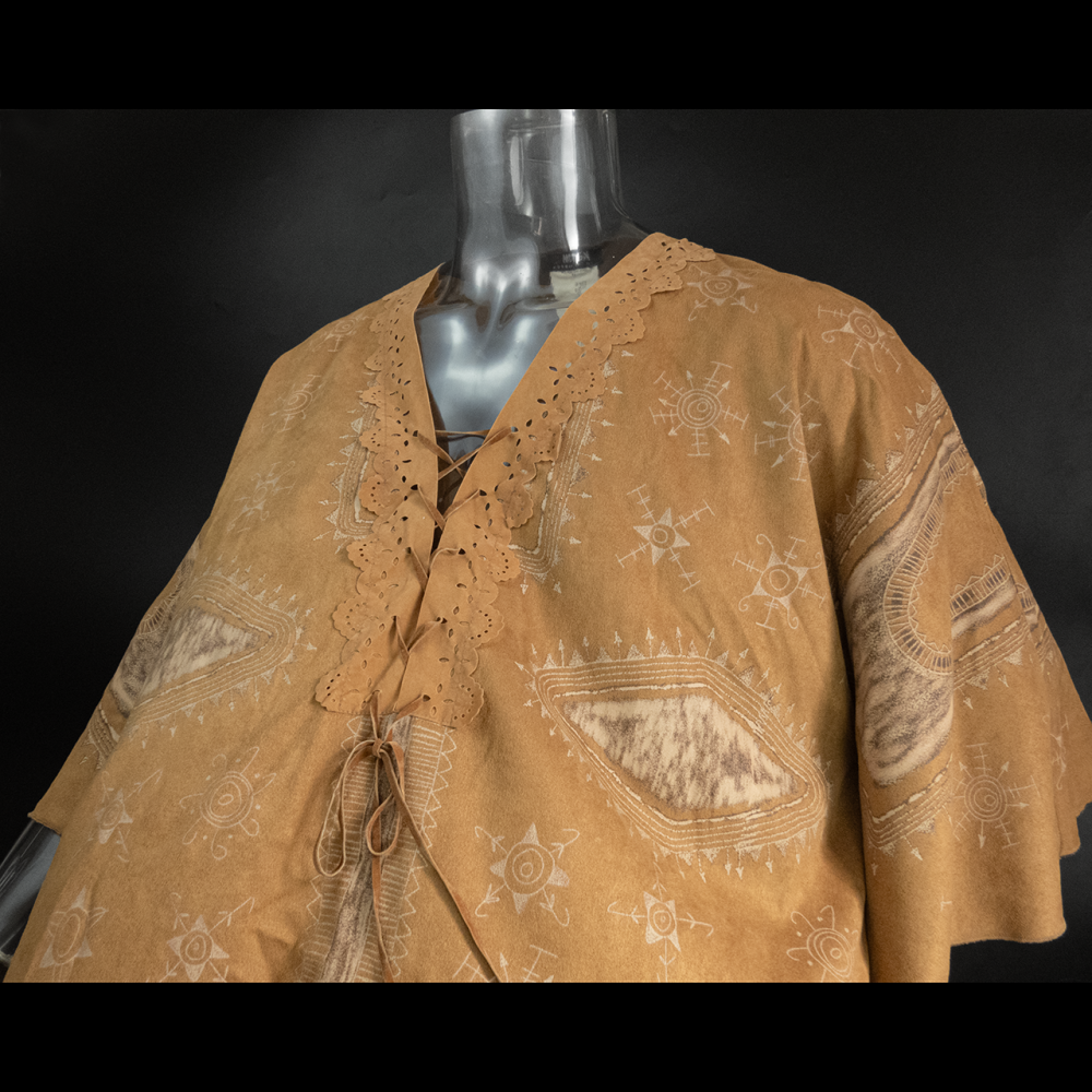 法國摩根Morgan咖啡色仿麂皮圖騰花邊繫帶斗篷 One Size-細節圖2