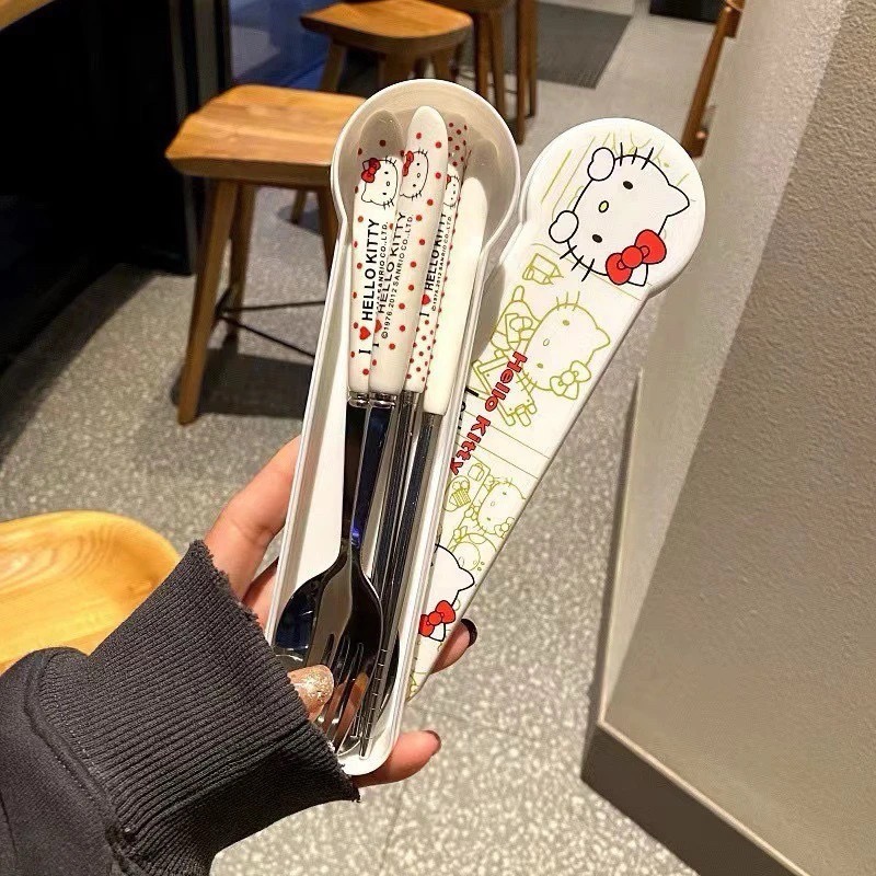 《預購》ins叮噹貓餐具不鏽鋼筷子kitty貓 勺子叉子學生家用套裝便攜三件套-細節圖2