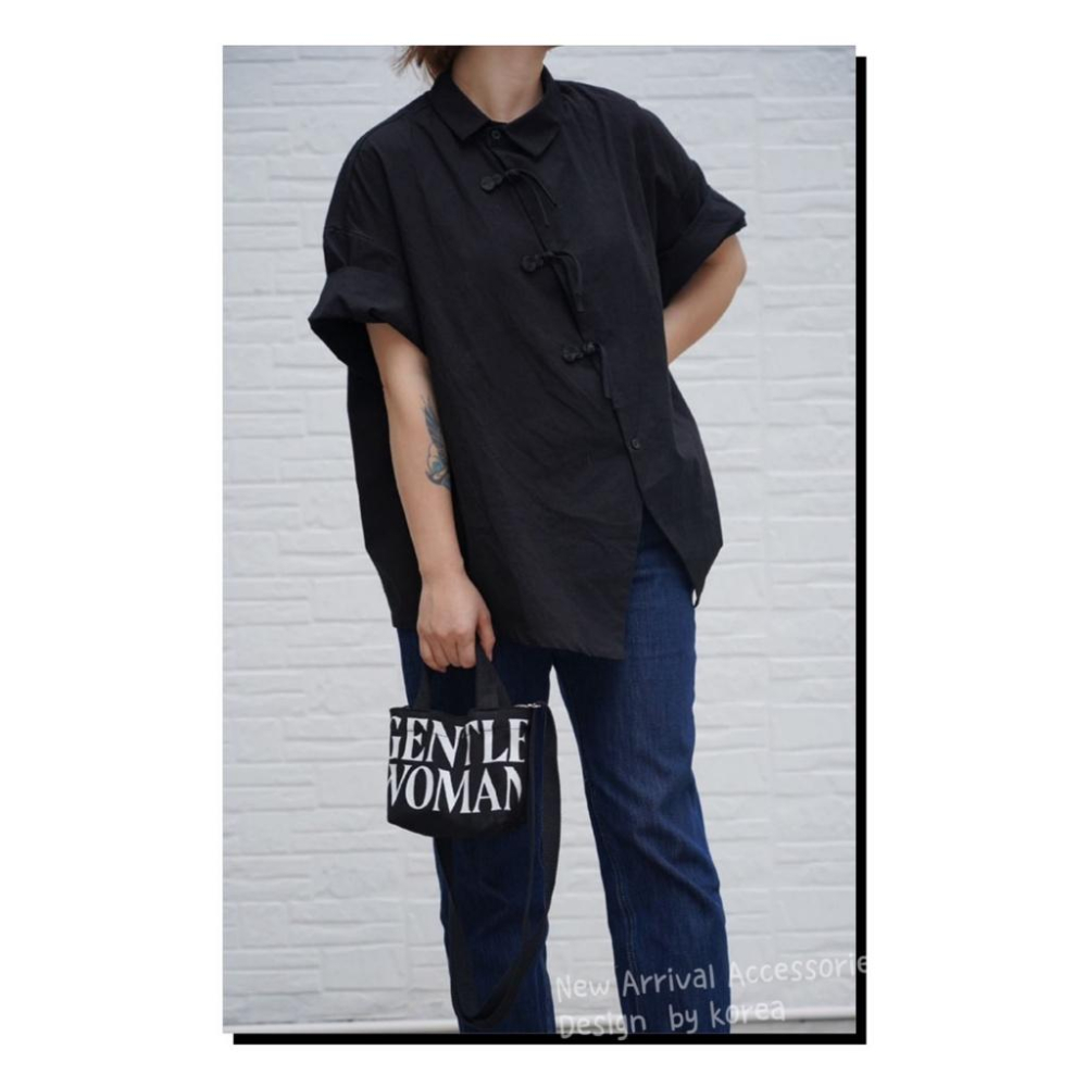 𝗟𝗶𝗻𝗦𝗵𝗼𝗽 現貨｜原創帆布包 潮牌字母款 百搭手提袋 肩背包 小熊吊飾可選-細節圖3