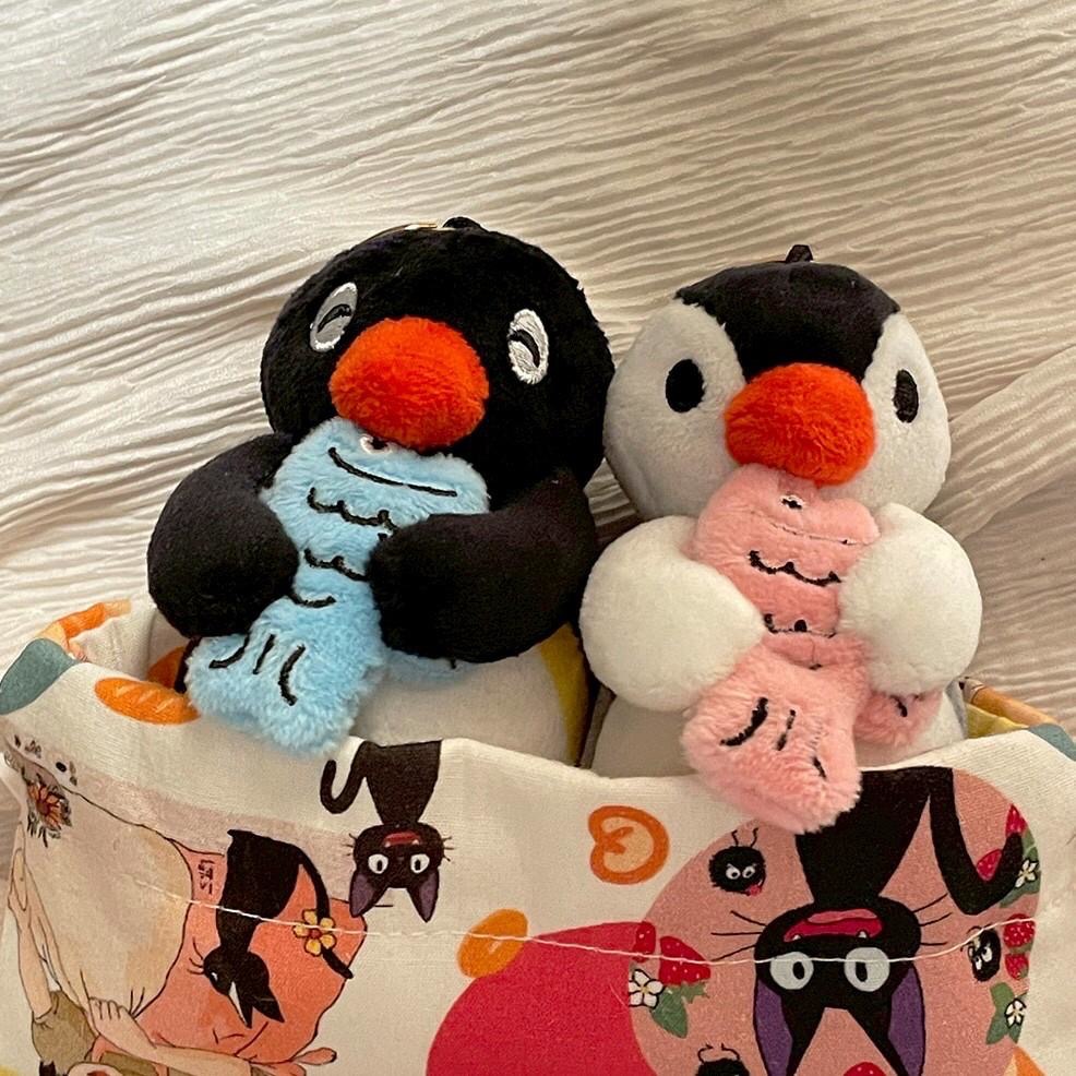 【韓國限定】PINGU 企鵝家族 ♡ 鮮魚系列吊飾 (PINGU黑色/PINGA白色)-細節圖5