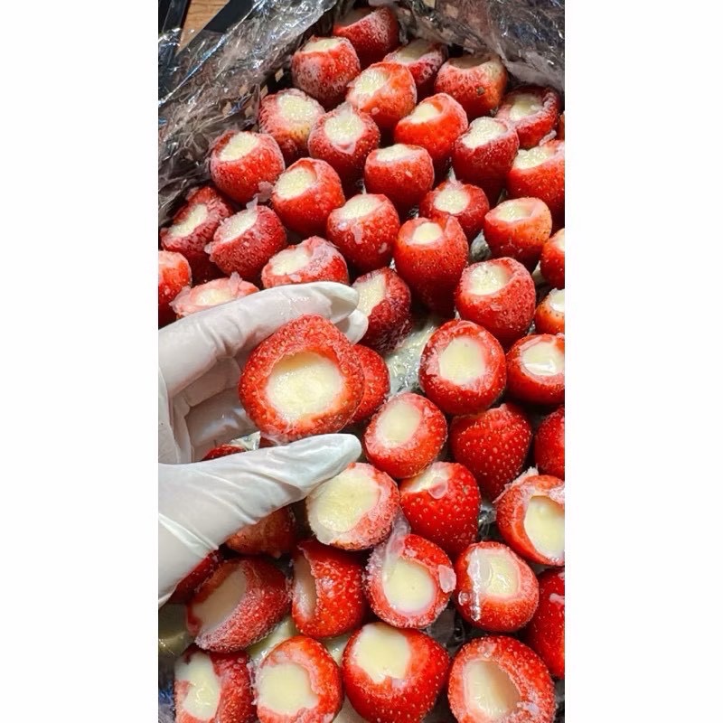 手工草莓煉乳冰 ｜ 新鮮大草莓手工挖心 濃郁煉乳填滿 冷凍即食 冰淇淋口感 酸甜奶香 冬季限定 團購爆款-細節圖2