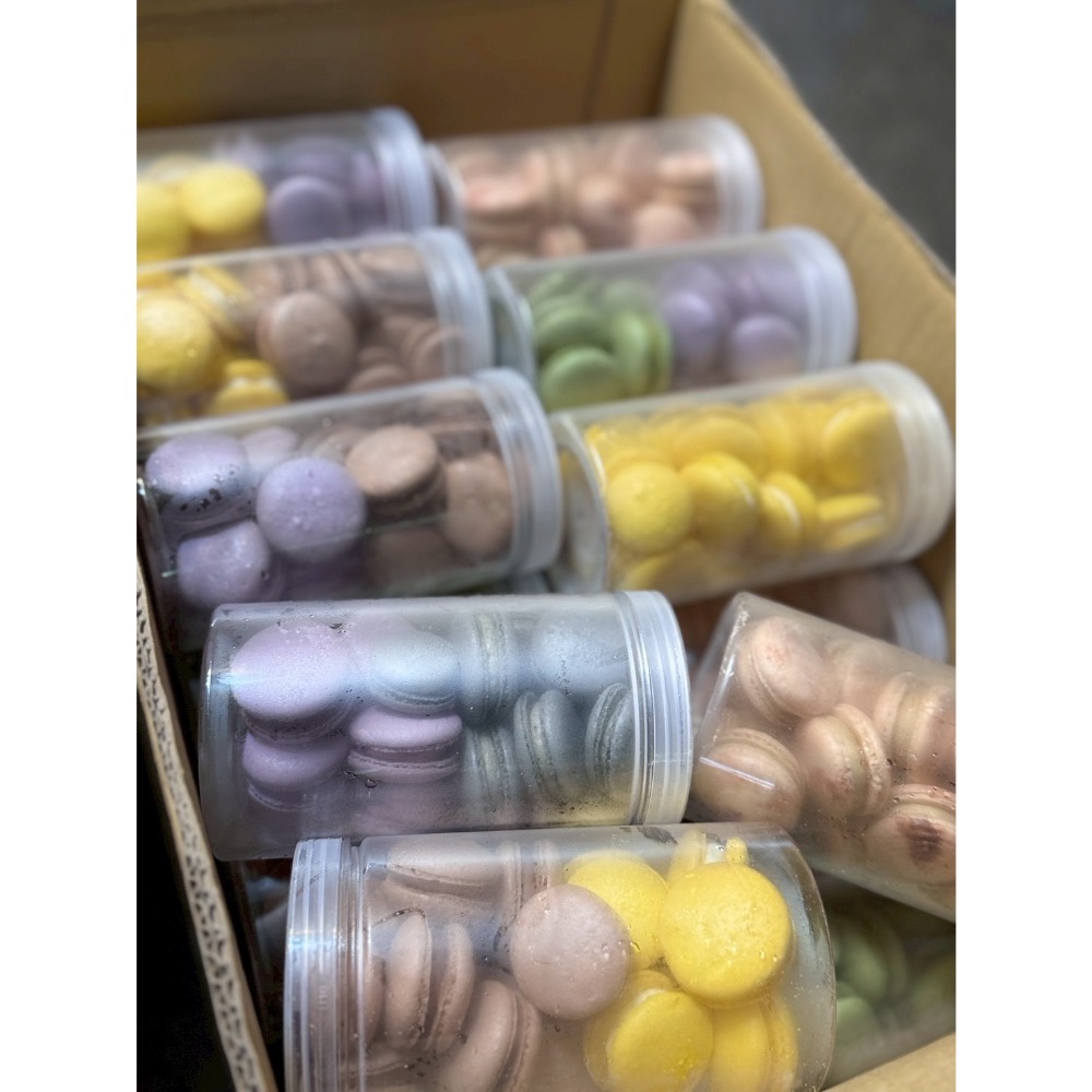 現貨｜繽紛迷你馬卡龍罐｜混搭雙口味 職人手工製作 追劇首選 一口一個超療癒 藍莓/檸檬優格/抹茶 多種口味 冷凍即食-細節圖5