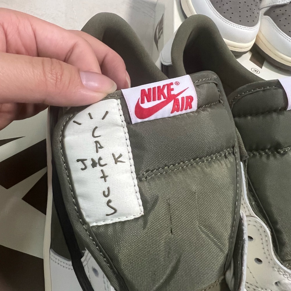 Travis Scott x Air Jordan 1 Low “Medium Olive”-細節圖7