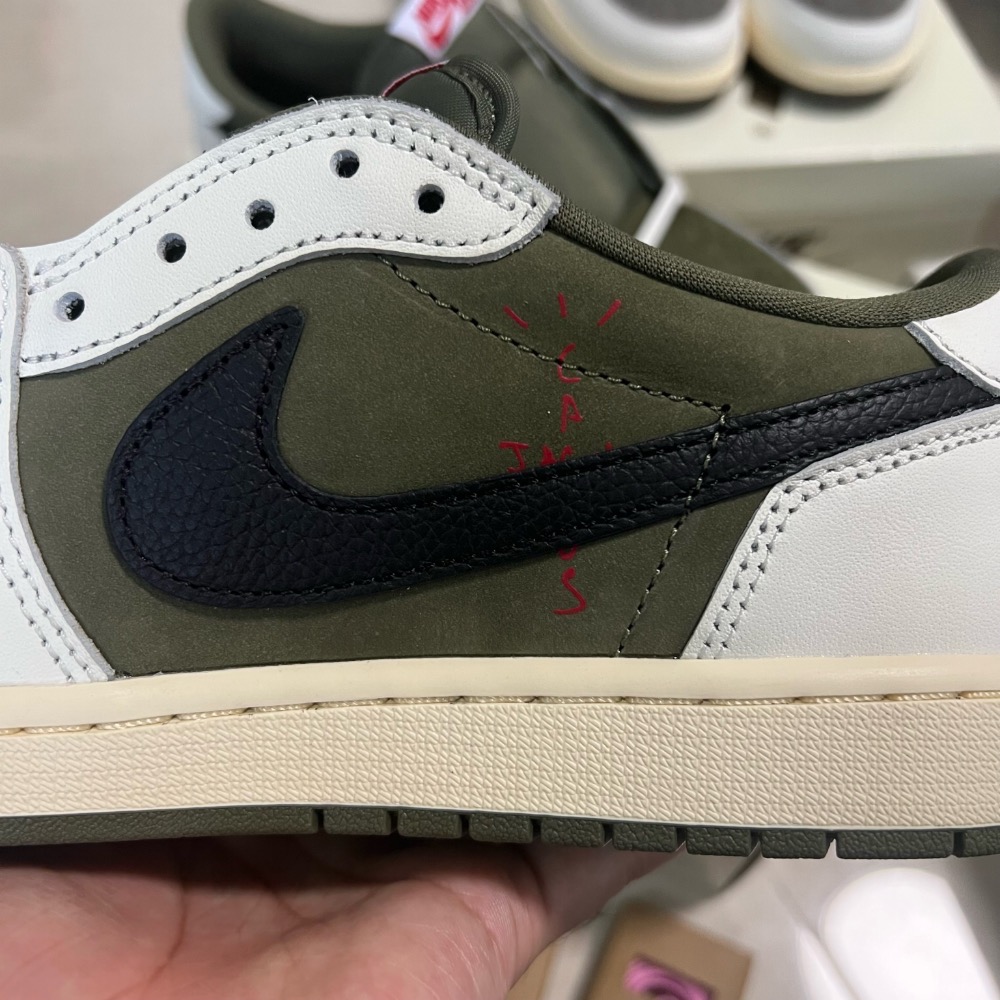 Travis Scott x Air Jordan 1 Low “Medium Olive”-細節圖8