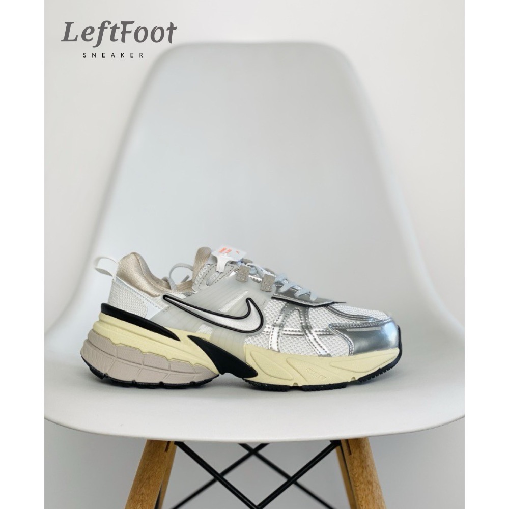 V2K Run Runtekk Summit White Metallic Silver 銀白色 跑步鞋 运动鞋 男女鞋-細節圖2