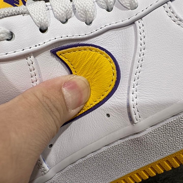 【顶级定制】Kobe Bryant Air Force 1 Low AF1 空军 休闲鞋 运动鞋 男鞋 波鞋 白黄紫-細節圖9