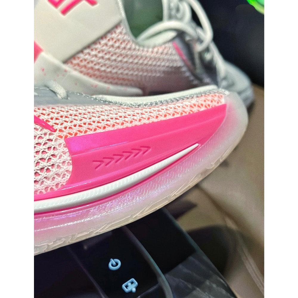 灭世纯原 Nike GT Cut 1 乳腺癌 低筒 籃球鞋 实战鞋 全掌气垫 TPU抗扭 男鞋 CZ0175-008-細節圖5